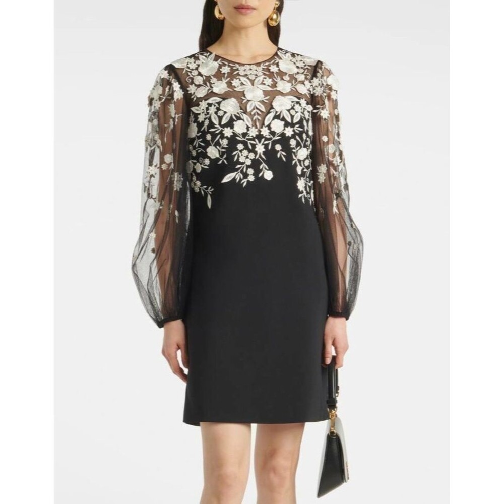 NWT. $3185 Carolina Herrera Embellished minidress US 2 BLACK